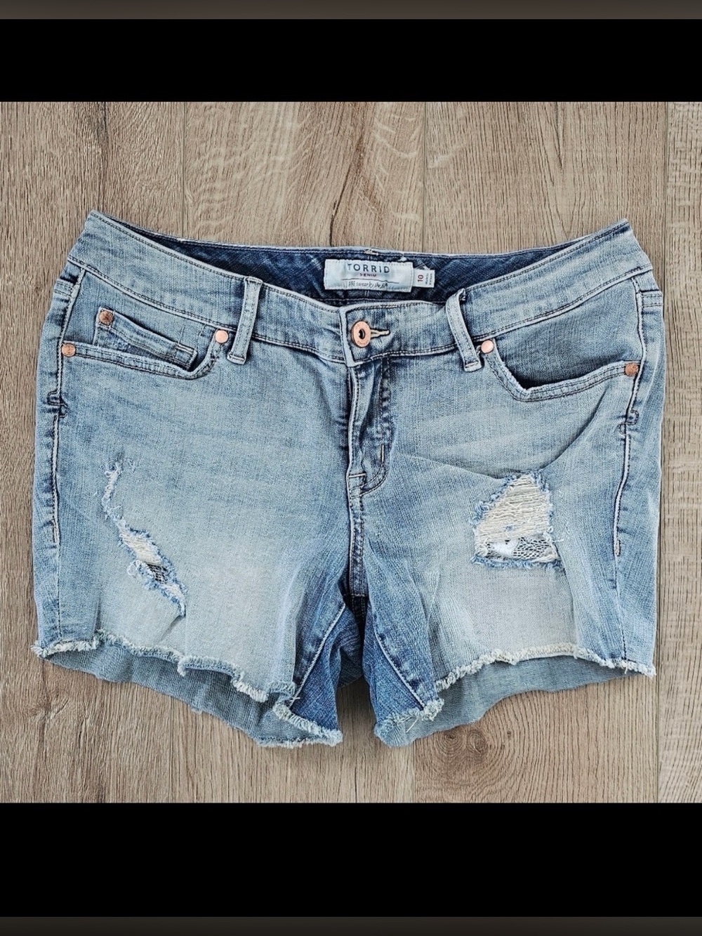 Torrid “We Swear By The Fit” Distressed Denim Shorts – Size 10